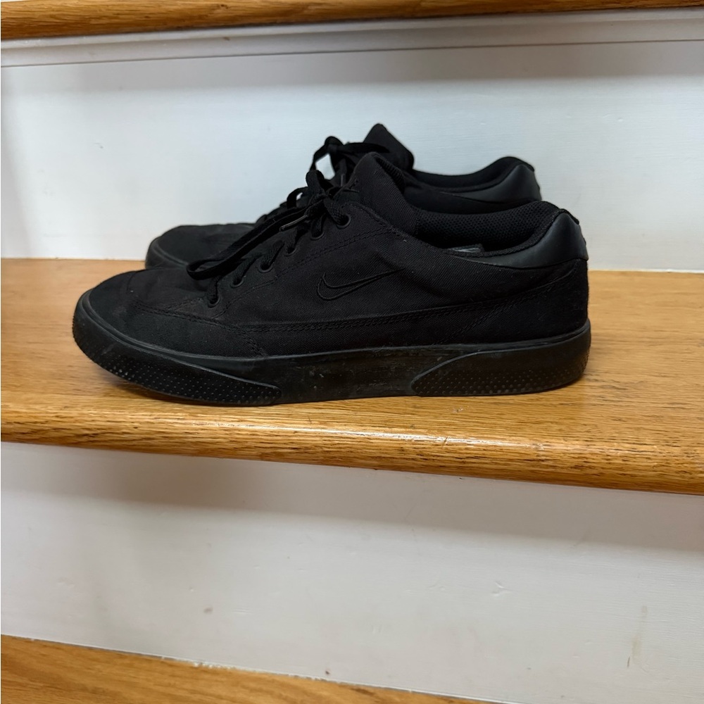 Nike Men's All-Black Sneakers